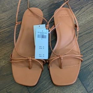 Straps block heel sandal abercrombie